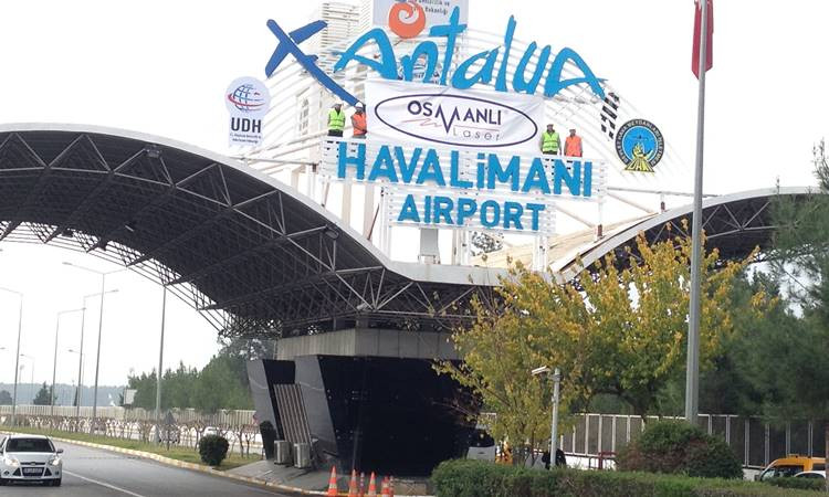Antalya Havalimanı (AYT)